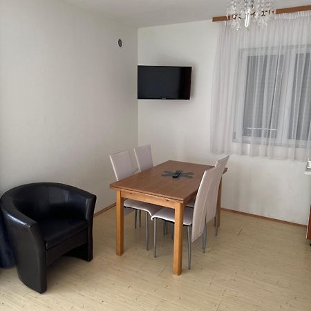 Apartman J&B Daire Vir Dış mekan fotoğraf