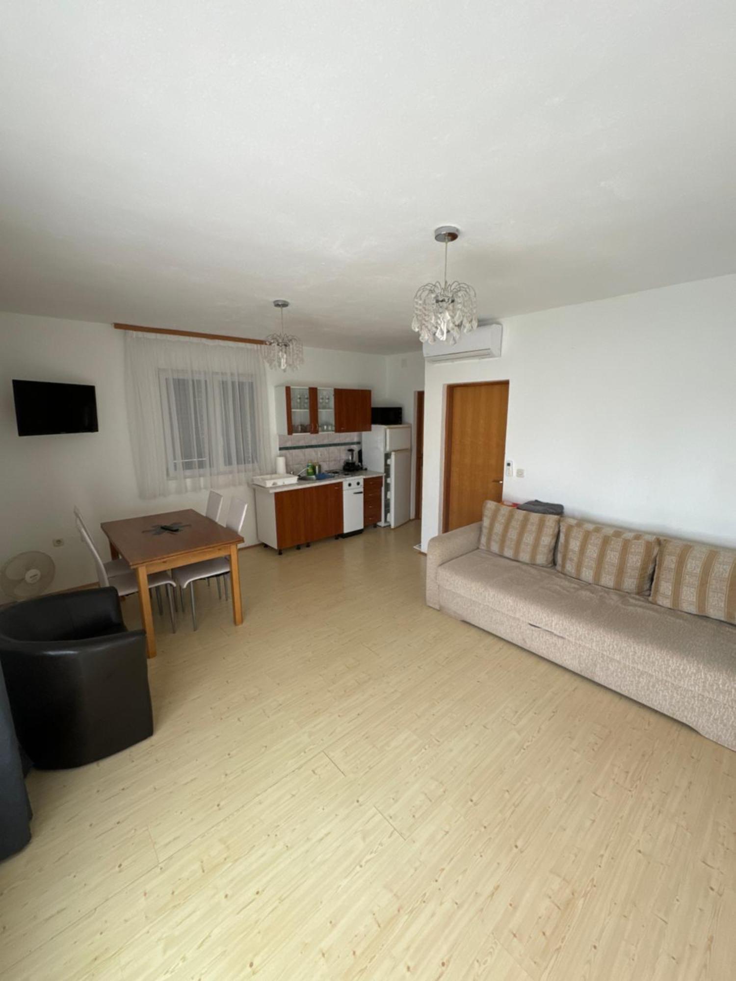 Apartman J&B Daire Vir Dış mekan fotoğraf